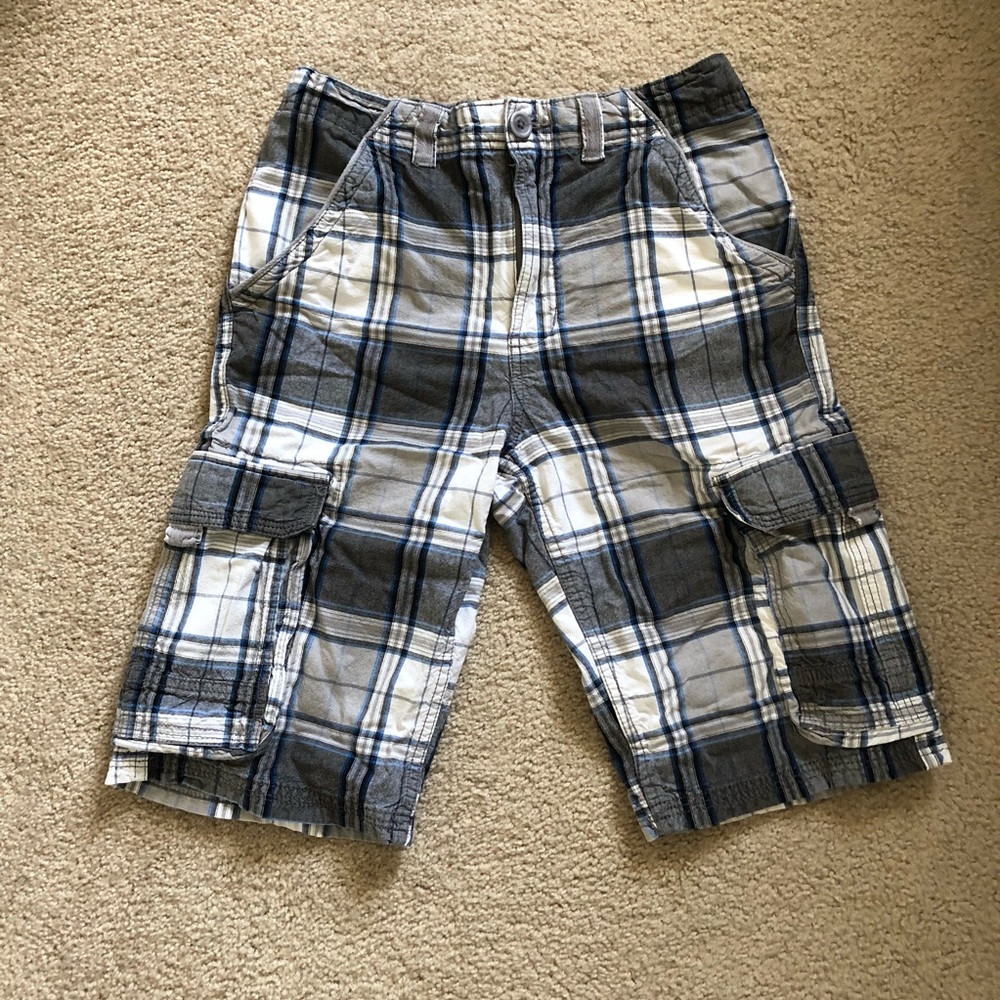 Blue plaid cargo shorts!
